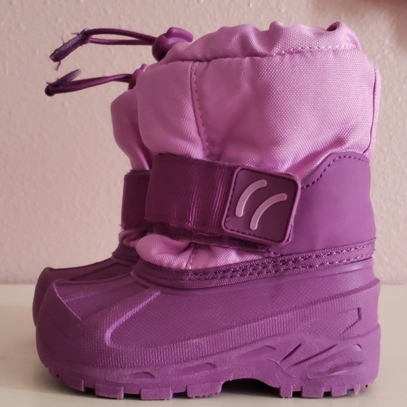 Cat and Jack toddler snow boot - Picture 3 of 3